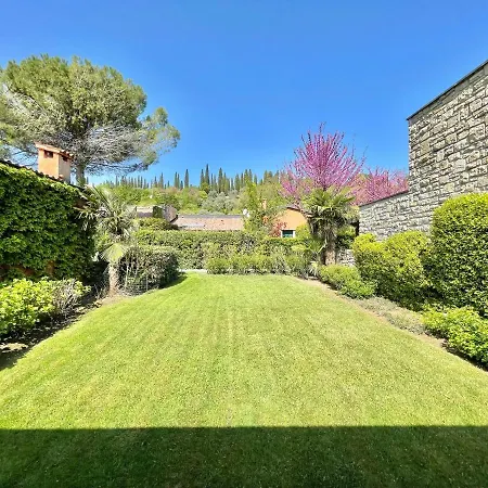 Garda Golf House *